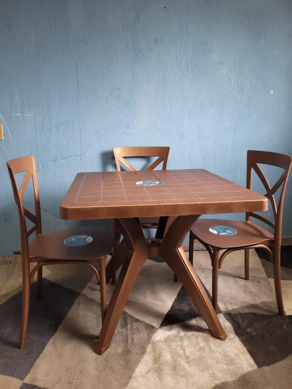 MESA NATURE + 4 CADEIRAS CROSS - GOLDEN (FORTE PLASTICO)